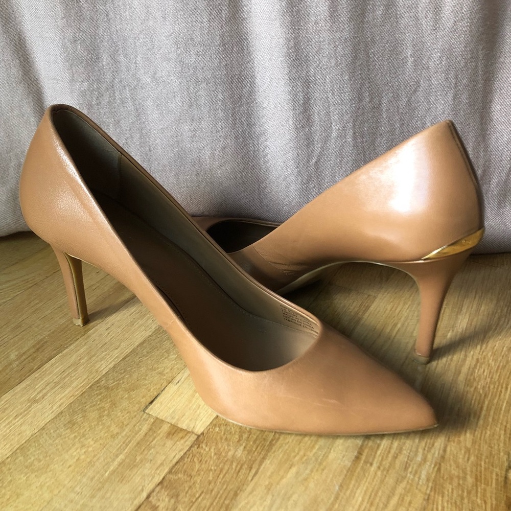 Calvin Klein Gayle Leather Pump